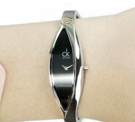 Calvin Klein 女士时尚腕表 K2C23102 75美元约￥516（京东1199元） 买手党-买手聚集的地方